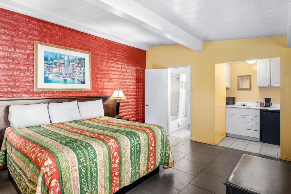 Fallbrook Country Inn
