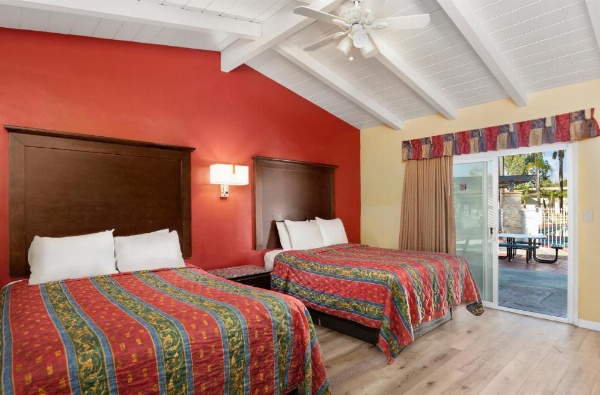 Fallbrook Country Inn image 28