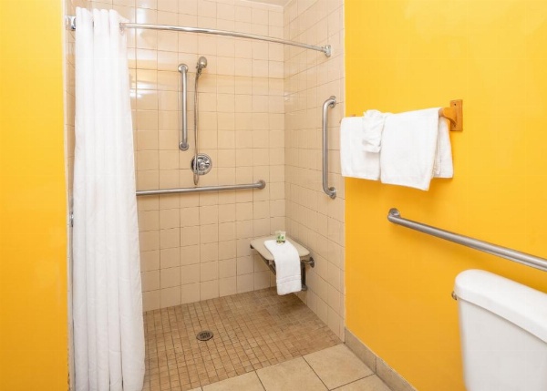Fallbrook Country Inn image 37