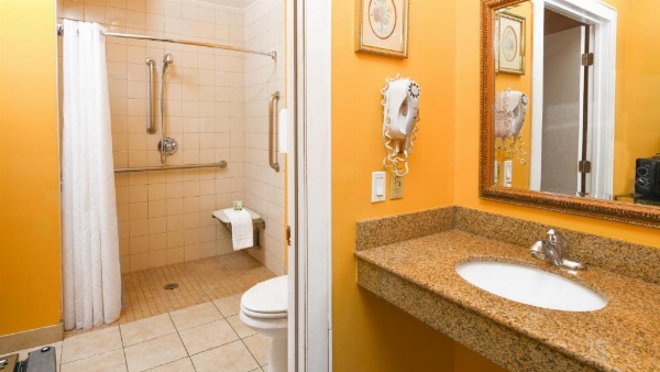 Fallbrook Country Inn image 38