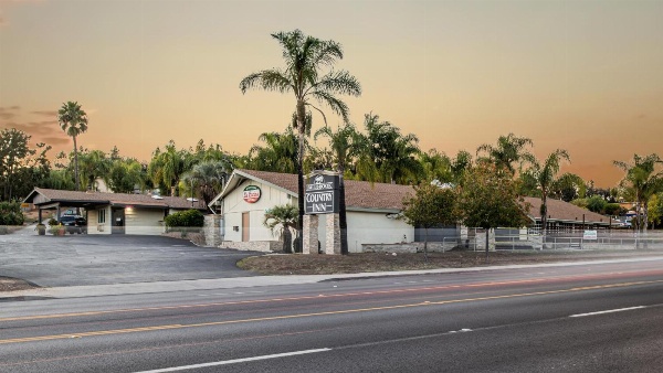 Fallbrook Country Inn image 4